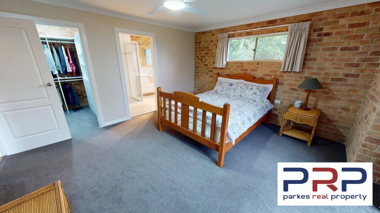 8 Arana Place, PARKES, NSW 2870