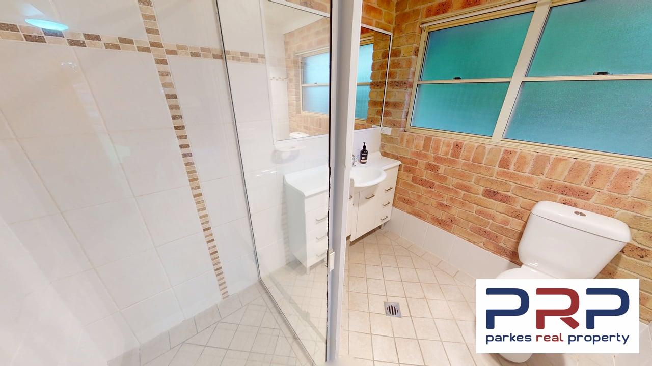 8 Arana Place, PARKES, NSW 2870