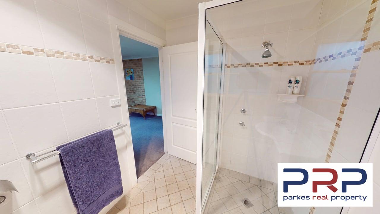 8 Arana Place, PARKES, NSW 2870