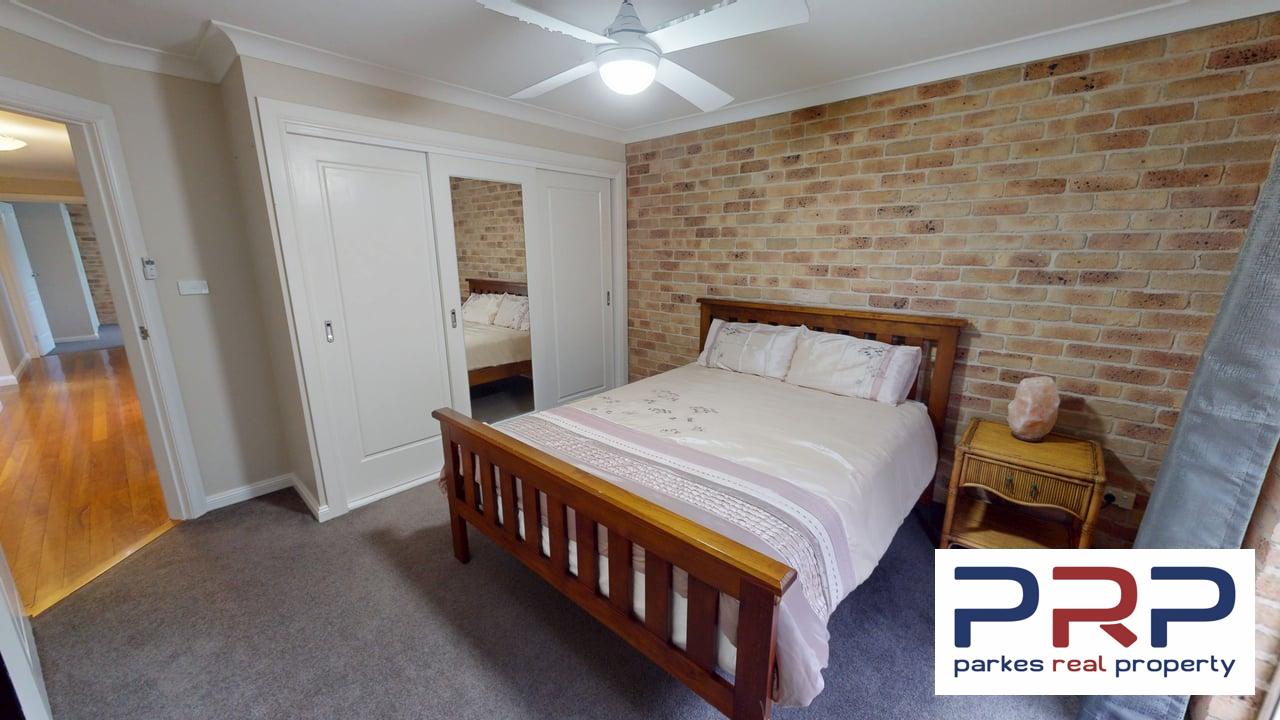 8 Arana Place, PARKES, NSW 2870