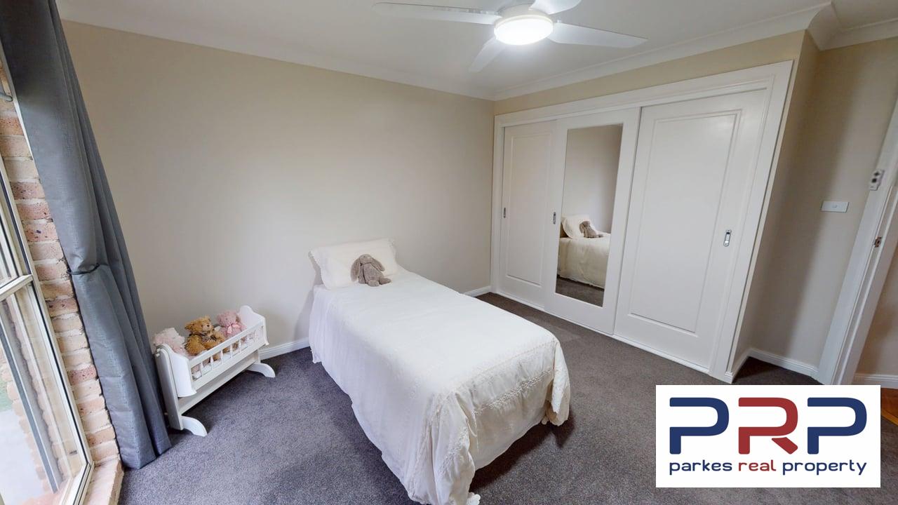 8 Arana Place, PARKES, NSW 2870