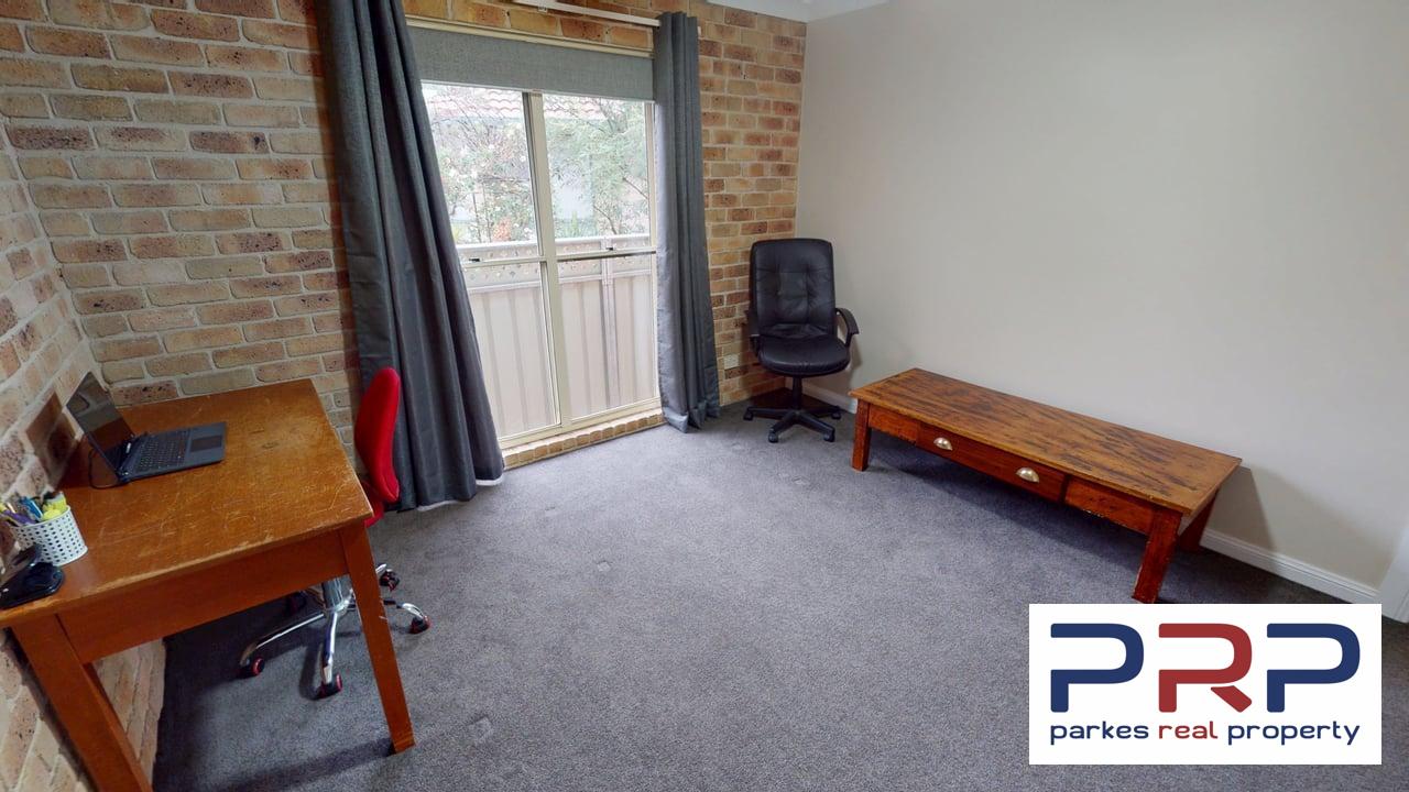 8 Arana Place, PARKES, NSW 2870