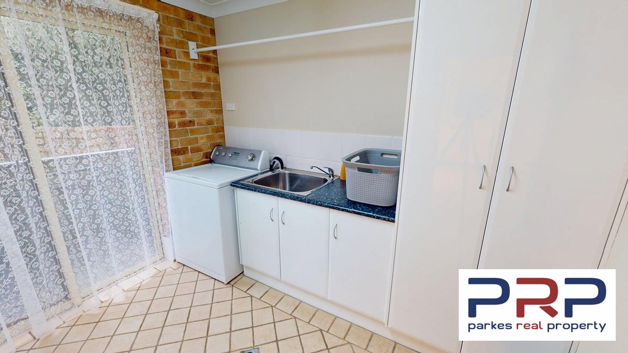 8 Arana Place, PARKES, NSW 2870