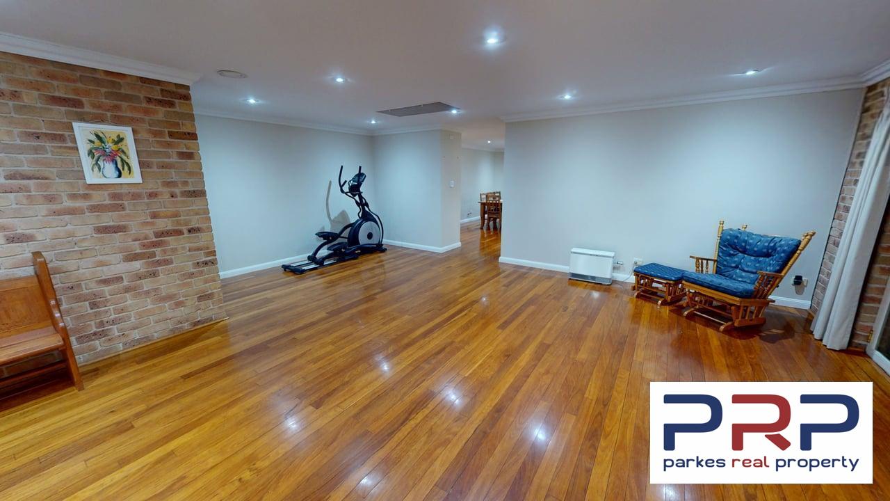 8 Arana Place, PARKES, NSW 2870