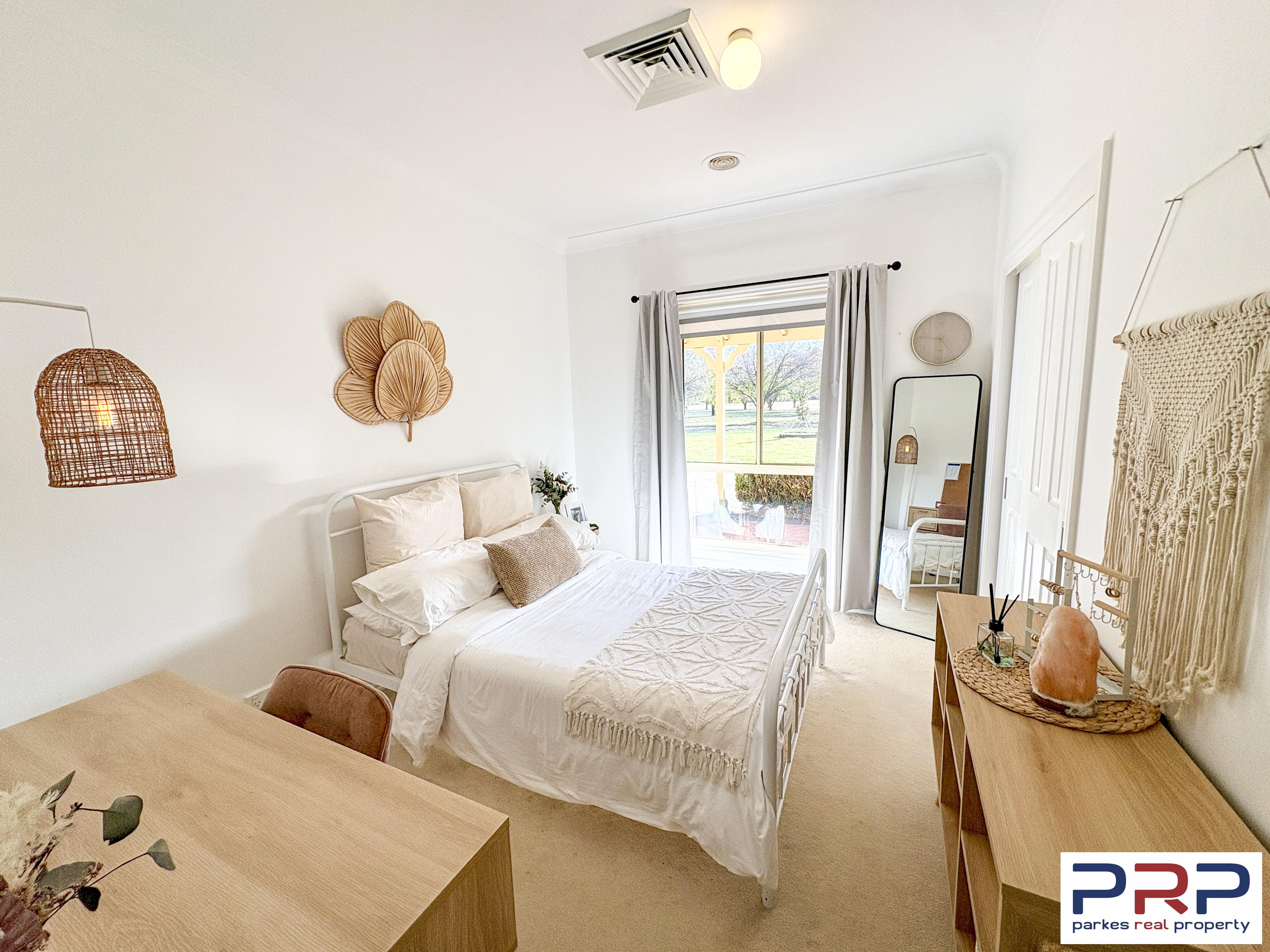 9931 Renshaw McGirr Way, PARKES, NSW 2870