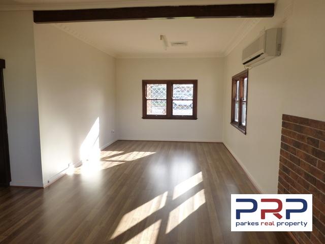 19 Thurlstone Street, PARKES, NSW 2870