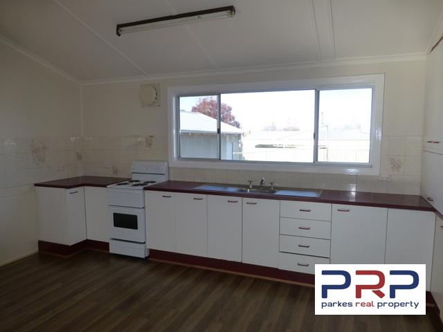 19 Thurlstone Street, PARKES, NSW 2870
