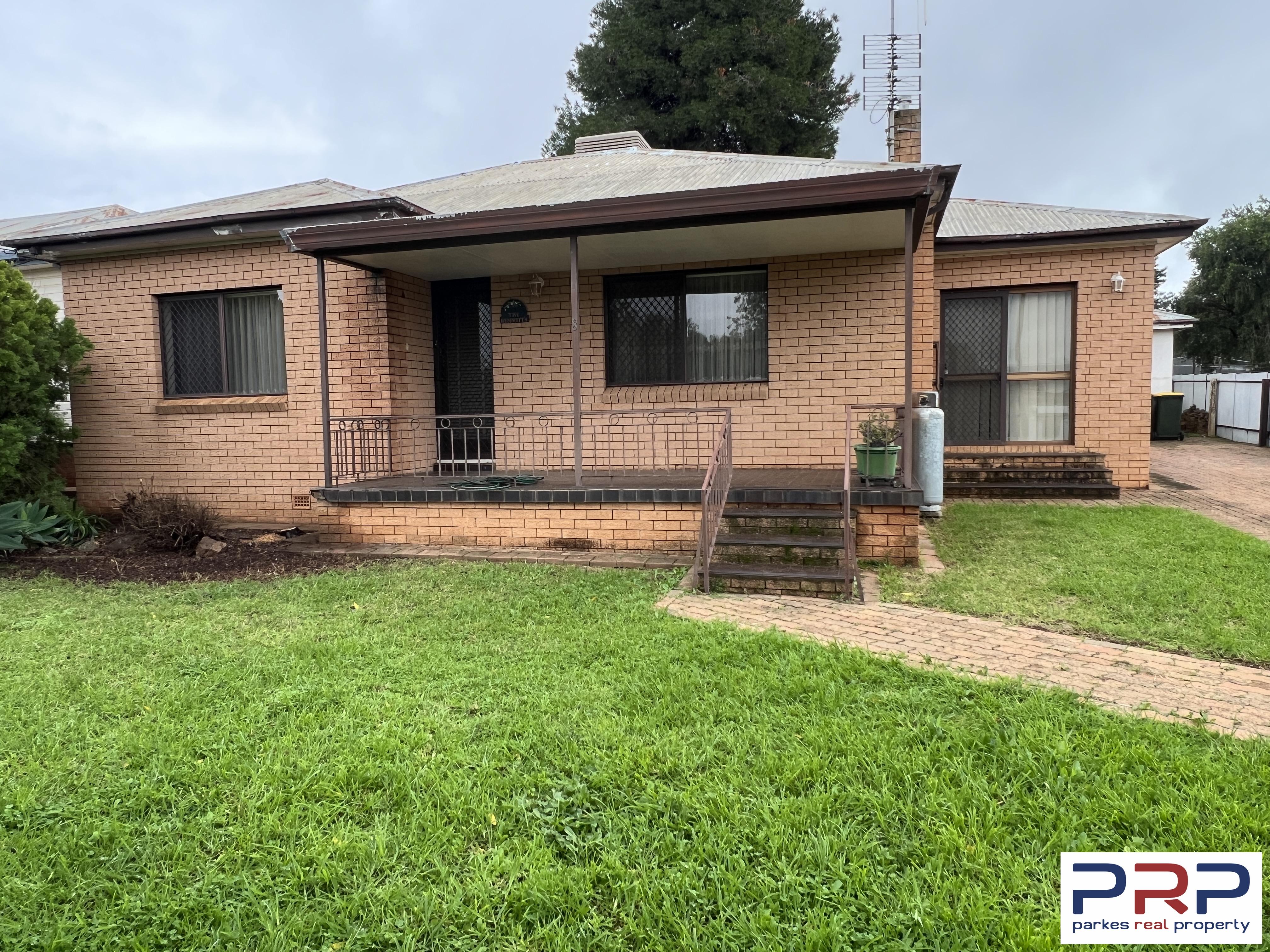 8 Pearce Street, PARKES, NSW 2870
