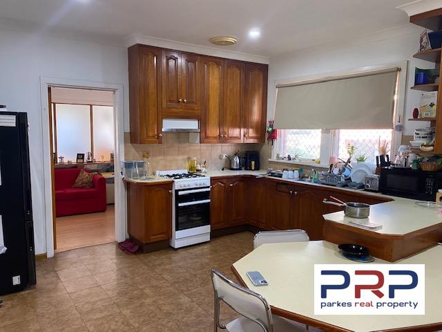 11 Oswin Street, PARKES, NSW 2870