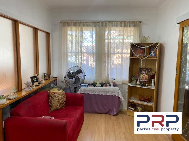 11 Oswin Street, PARKES, NSW 2870