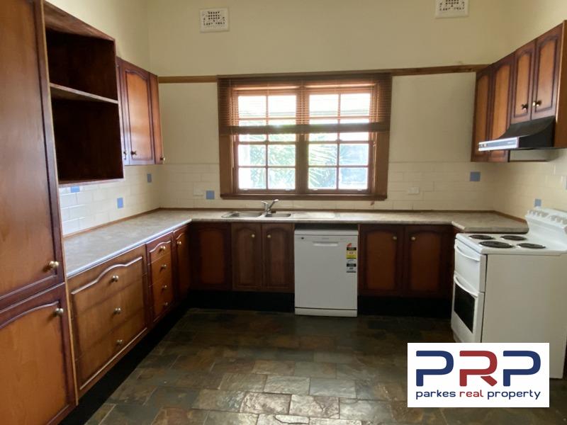 93 Hill Street, PARKES, NSW 2870