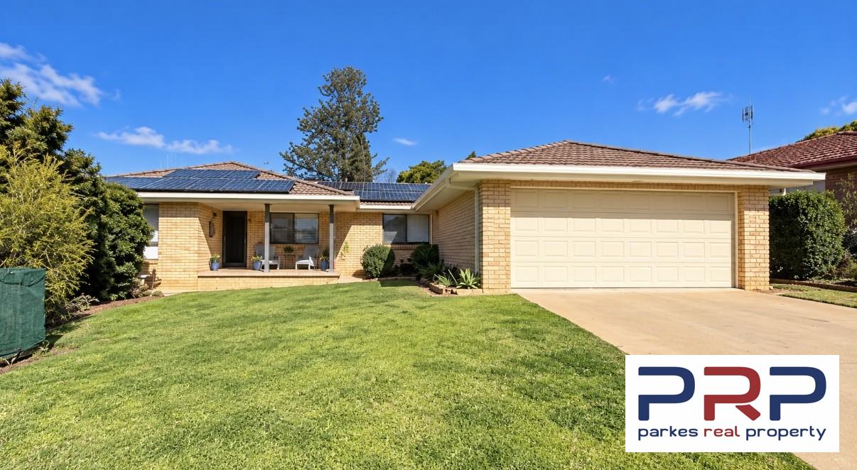17 Hillcrest Avenue, PARKES, NSW 2870