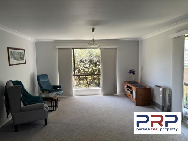 17 Hillcrest Avenue, PARKES, NSW 2870