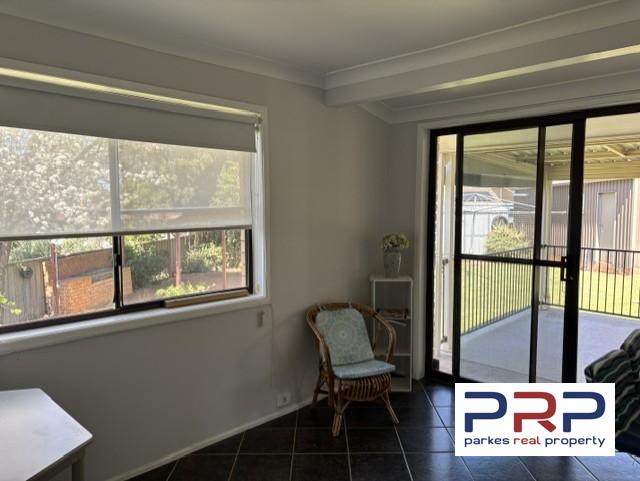 17 Hillcrest Avenue, PARKES, NSW 2870