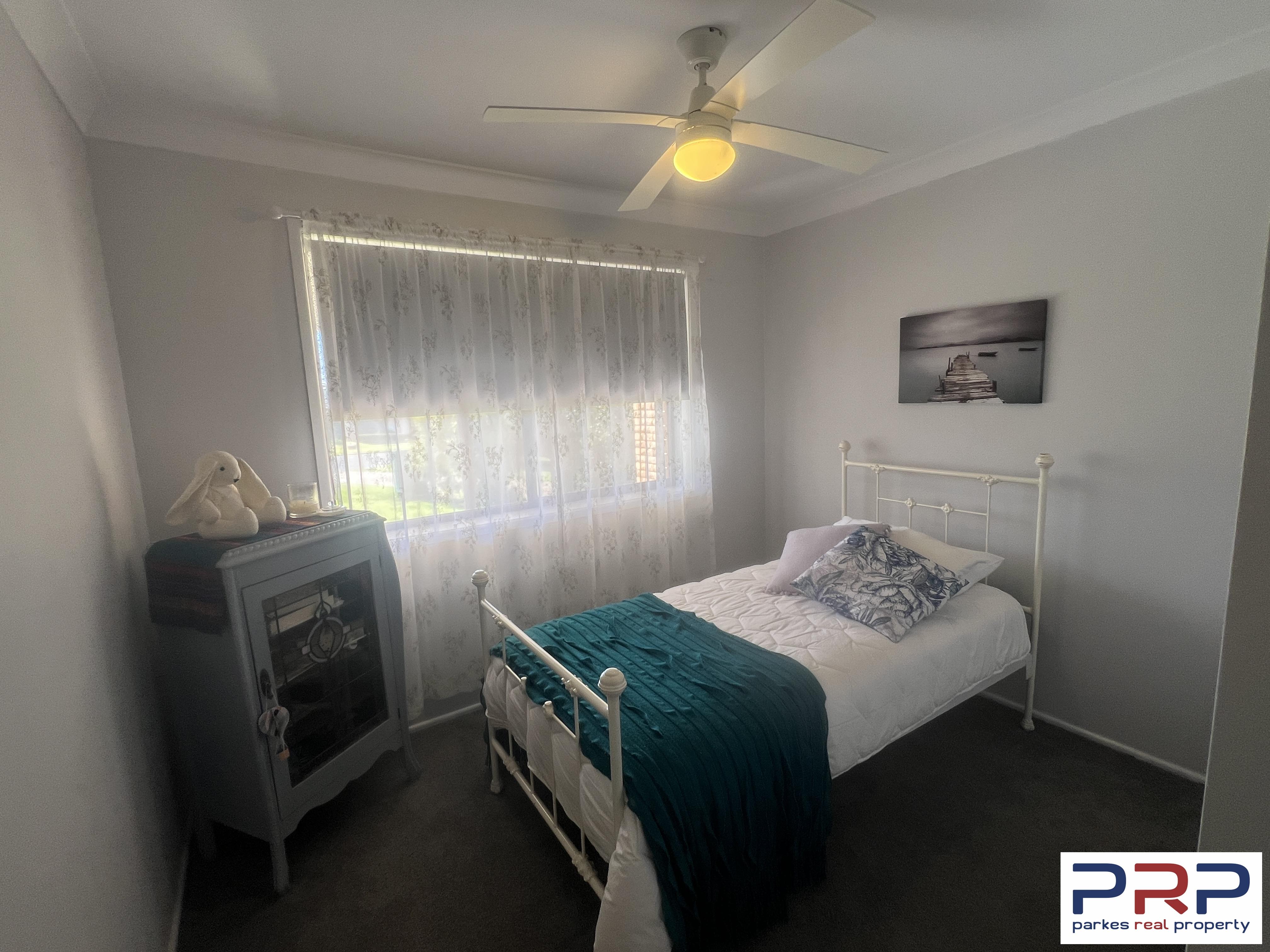 17 Hillcrest Avenue, PARKES, NSW 2870