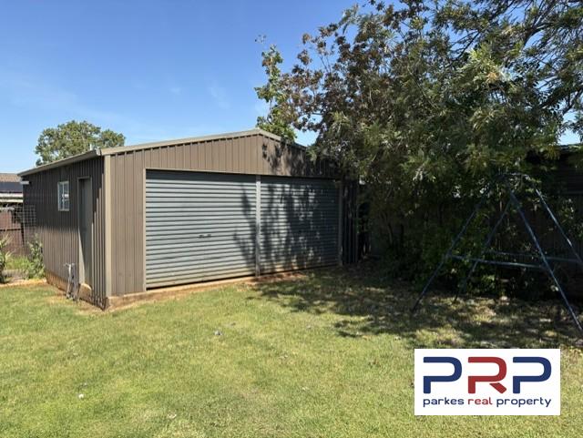 17 Hillcrest Avenue, PARKES, NSW 2870